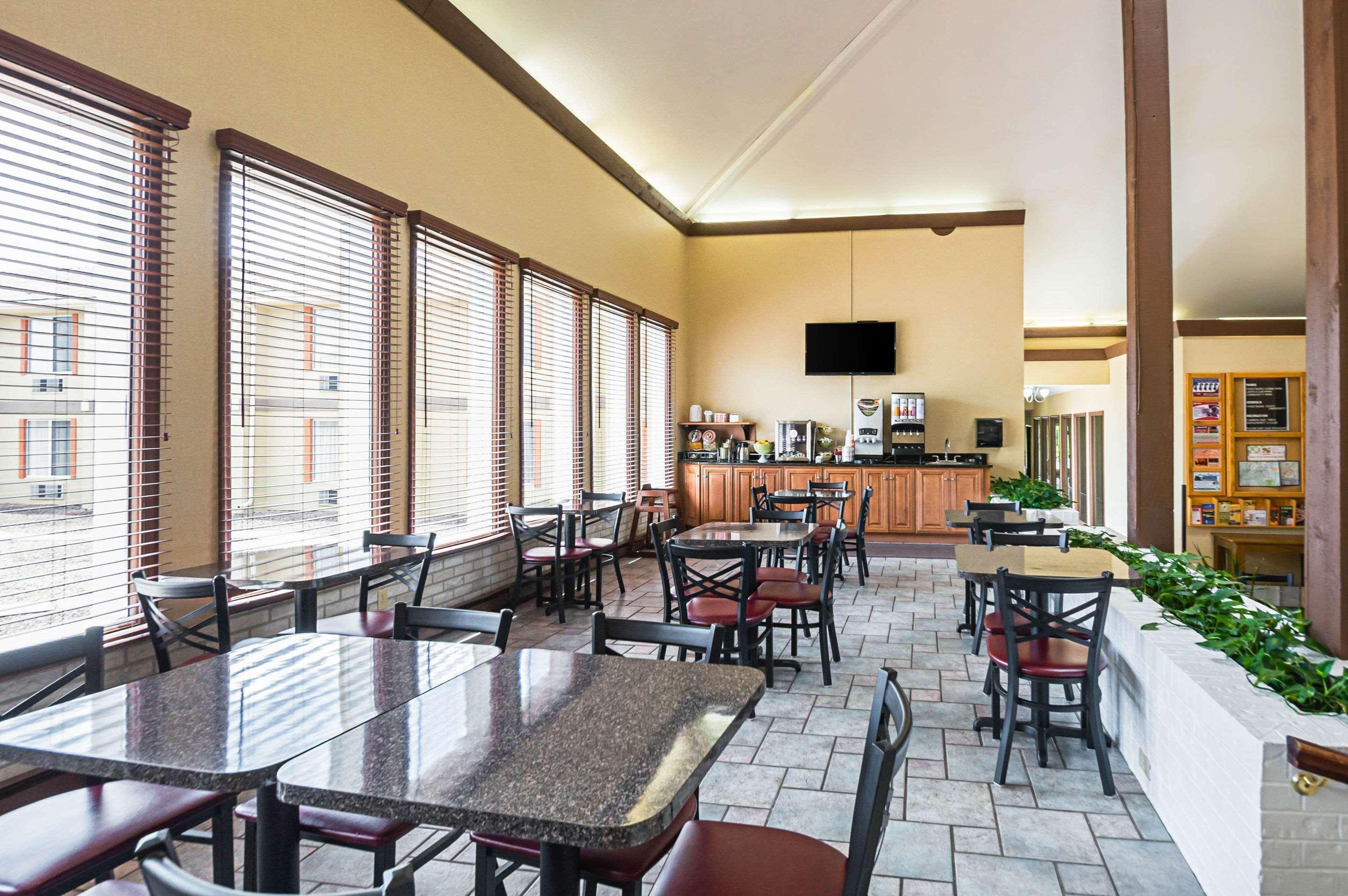 Quality Inn & Suites Frostburg-Cumberland Εξωτερικό φωτογραφία