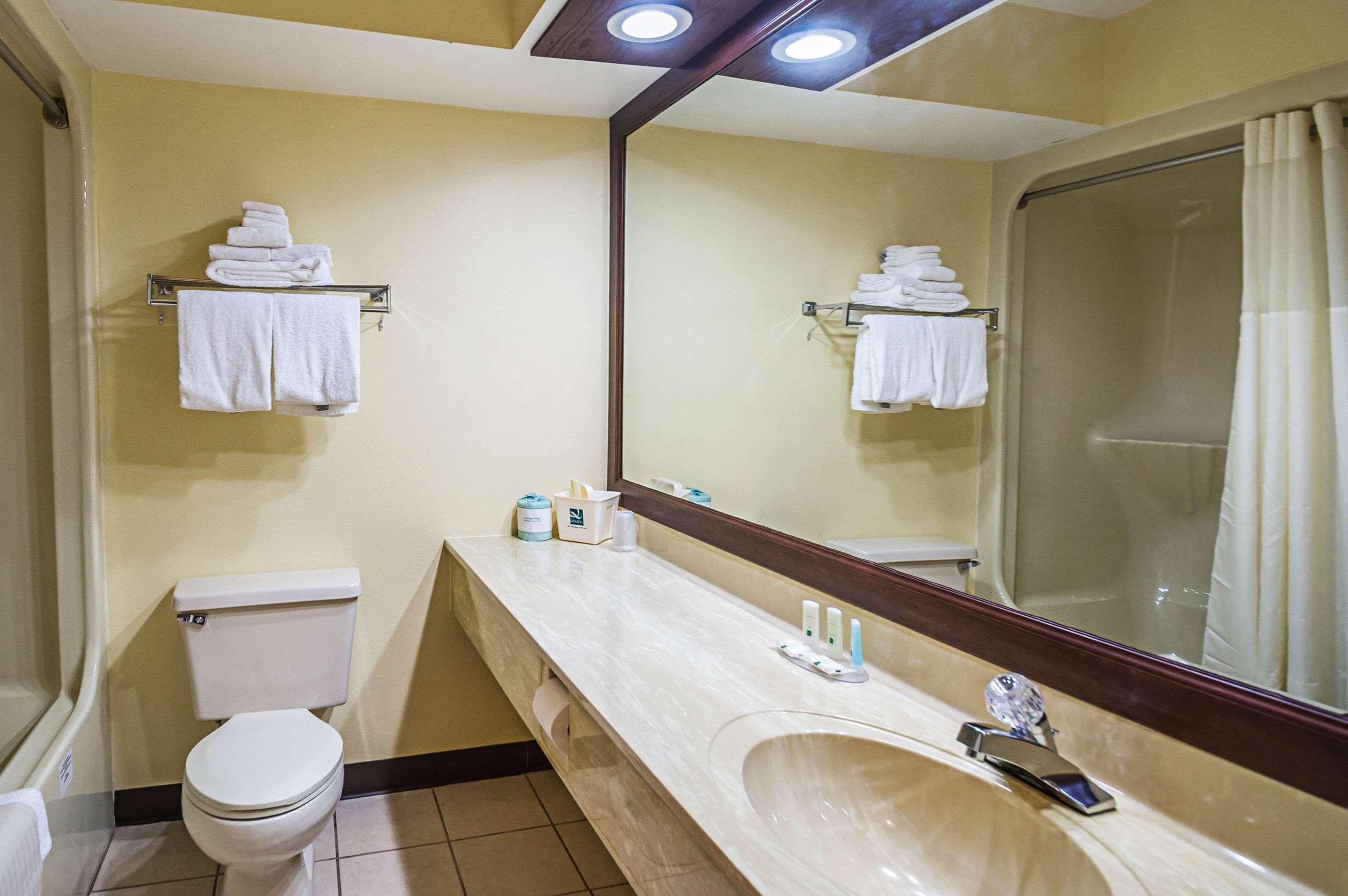 Quality Inn & Suites Frostburg-Cumberland Εξωτερικό φωτογραφία