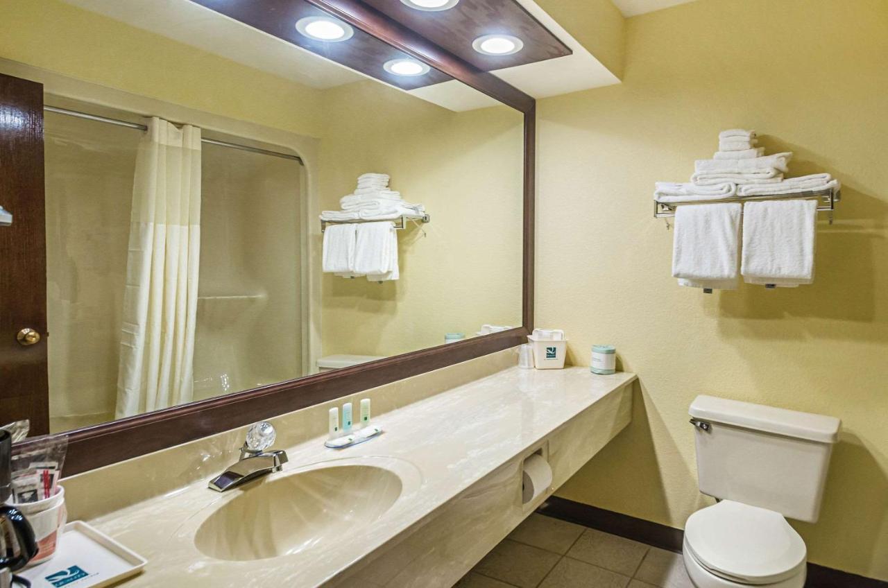 Quality Inn & Suites Frostburg-Cumberland Εξωτερικό φωτογραφία